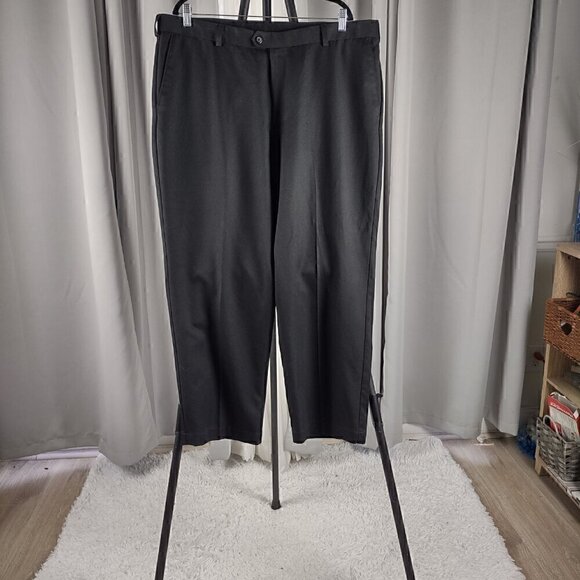 Izod Men's Black Grip Waistband Swingflex Golf Pants Size 42X30 - Picture 1 of 9